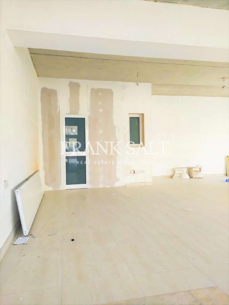 Escritório em Qormi, Malta 70 m² N.º 13339
