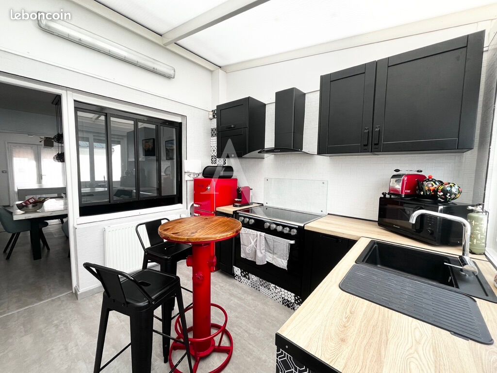 Casa de 3 dormitorios en Cucq, France No. 158119