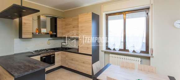 Apartamento de 4 divisões em Vanzaghello, Italy N.º 303750 7