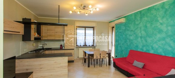 Apartamento de 4 divisões em Vanzaghello, Italy N.º 303750 3