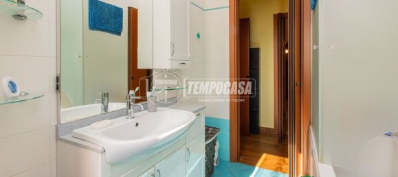 Apartamento de 4 divisões em Vanzaghello, Italy N.º 303750 21