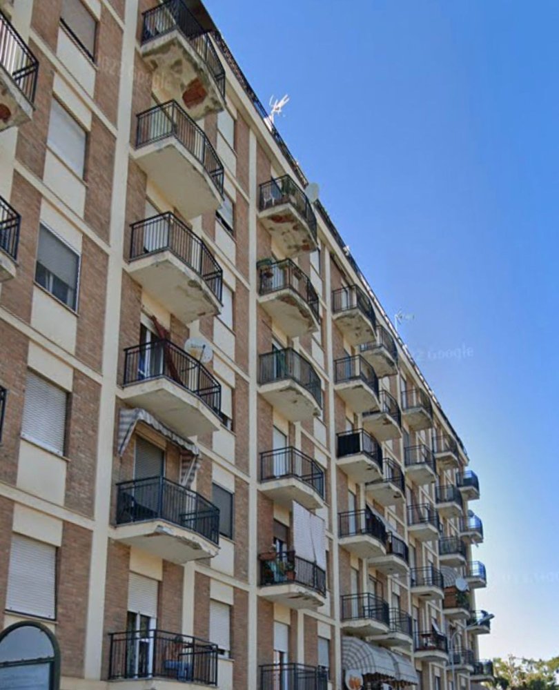 2-salle Appartement à Alessandria, Italy No. 140095