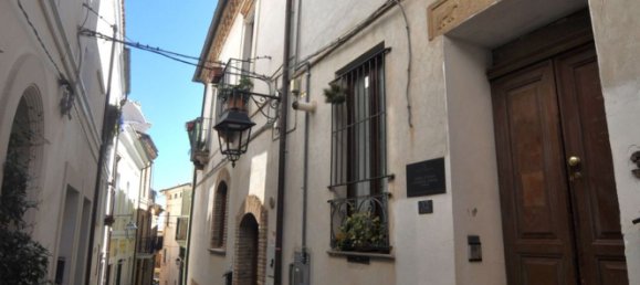 Квартира с 2 комнатами в Спольторе, Италия № 35018 23