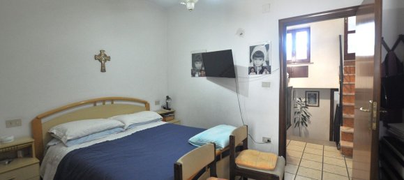 Квартира с 2 комнатами в Спольторе, Италия № 35018 15