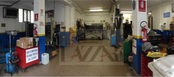 Гараж 44м² в Кремона, Италия № 84627 3