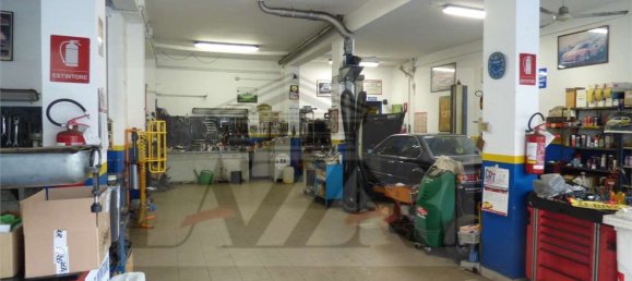 Гараж 44м² в Кремона, Италия № 84627 2