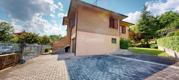 7 rooms House in Castellarano, Italy No. 70200 33