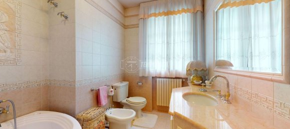 7 rooms House in Castellarano, Italy No. 70200 21