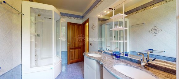 7 rooms House in Castellarano, Italy No. 70200 32