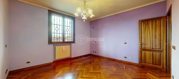 7 rooms House in Castellarano, Italy No. 70200 24