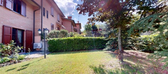 7 rooms House in Castellarano, Italy No. 70200 34