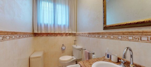 7 rooms House in Castellarano, Italy No. 70200 18