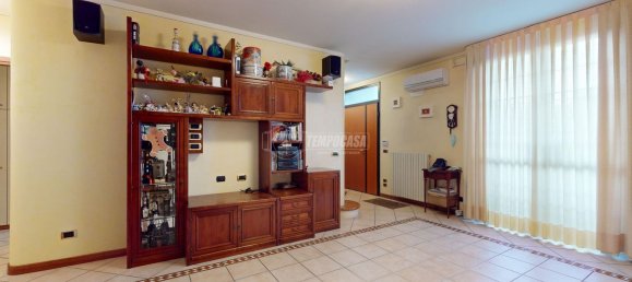 7 rooms House in Castellarano, Italy No. 70200 10