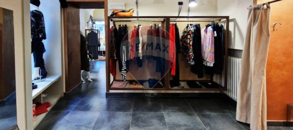 2 rooms Commercial property in Alba, Italy No. 159447 6