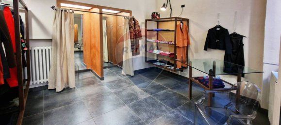 2 rooms Commercial property in Alba, Italy No. 159447 8