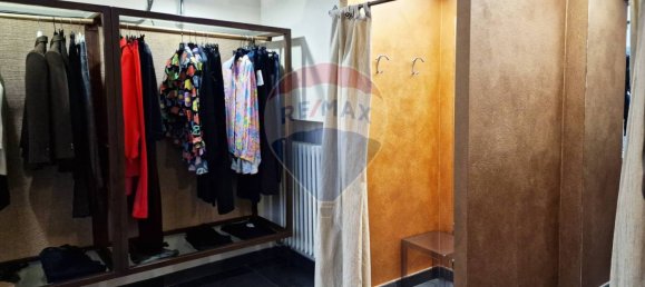 2 rooms Commercial property in Alba, Italy No. 159447 5