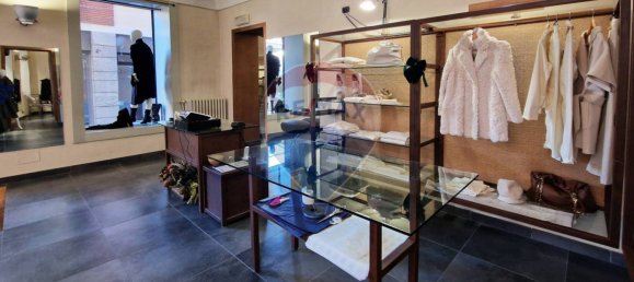 2 rooms Commercial property in Alba, Italy No. 159447 7