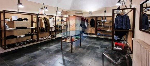 2 rooms Commercial property in Alba, Italy No. 159447 10