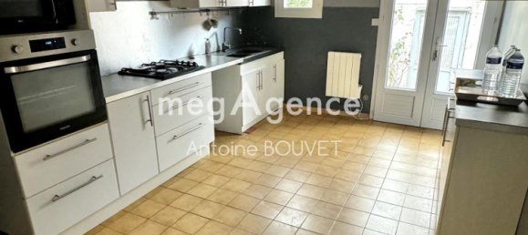 3 bedrooms House in Beauval, France No. 240386 2