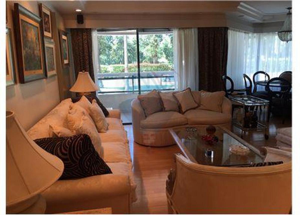 3 bedrooms Apartment in Montevideo, Uruguay No. 5814