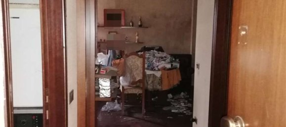 2 rooms Apartment in Parma, Italy No. 261818 3