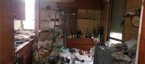 2 rooms Apartment in Parma, Italy No. 261818 4