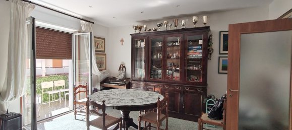 3 bedrooms Apartment in Bari, Italy No. 343948 9