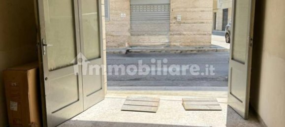 Entrepôt à Giovinazzo, Italy 25m² No. 329901 3