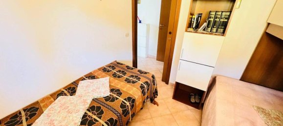 Apartamento de 3 habitaciónes en San Bartolomeo al Mare, Italy No. 25383 14