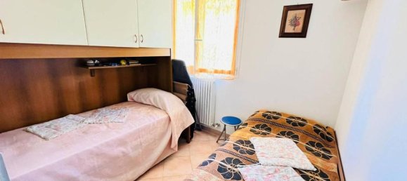 Apartamento de 3 habitaciónes en San Bartolomeo al Mare, Italy No. 25383 13