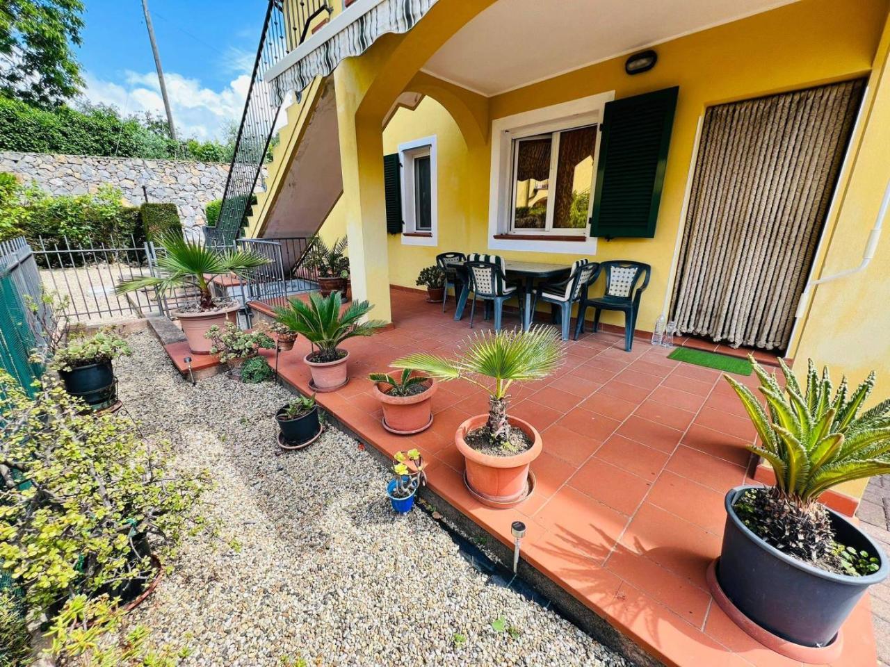 Apartamento de 3 habitaciónes en San Bartolomeo al Mare, Italy No. 25383