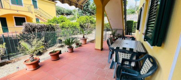 Apartamento de 3 habitaciónes en San Bartolomeo al Mare, Italy No. 25383 2