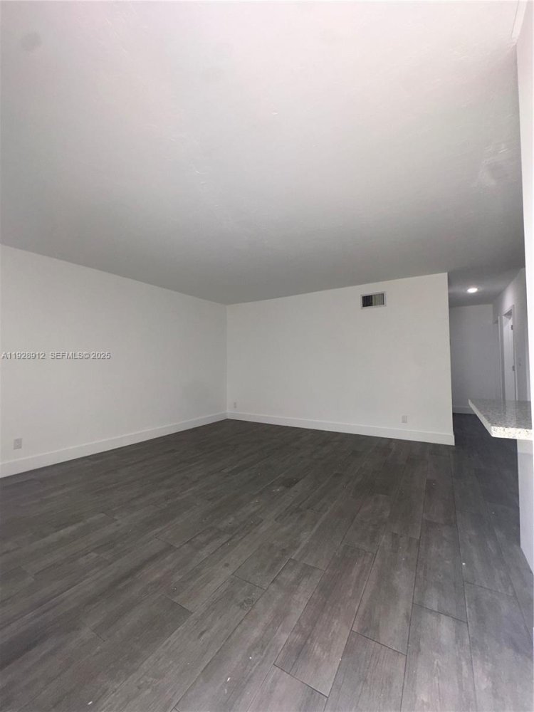 1 bedroom Villa for rent in Miami, Miami-Dade, Florida, USA № 614756