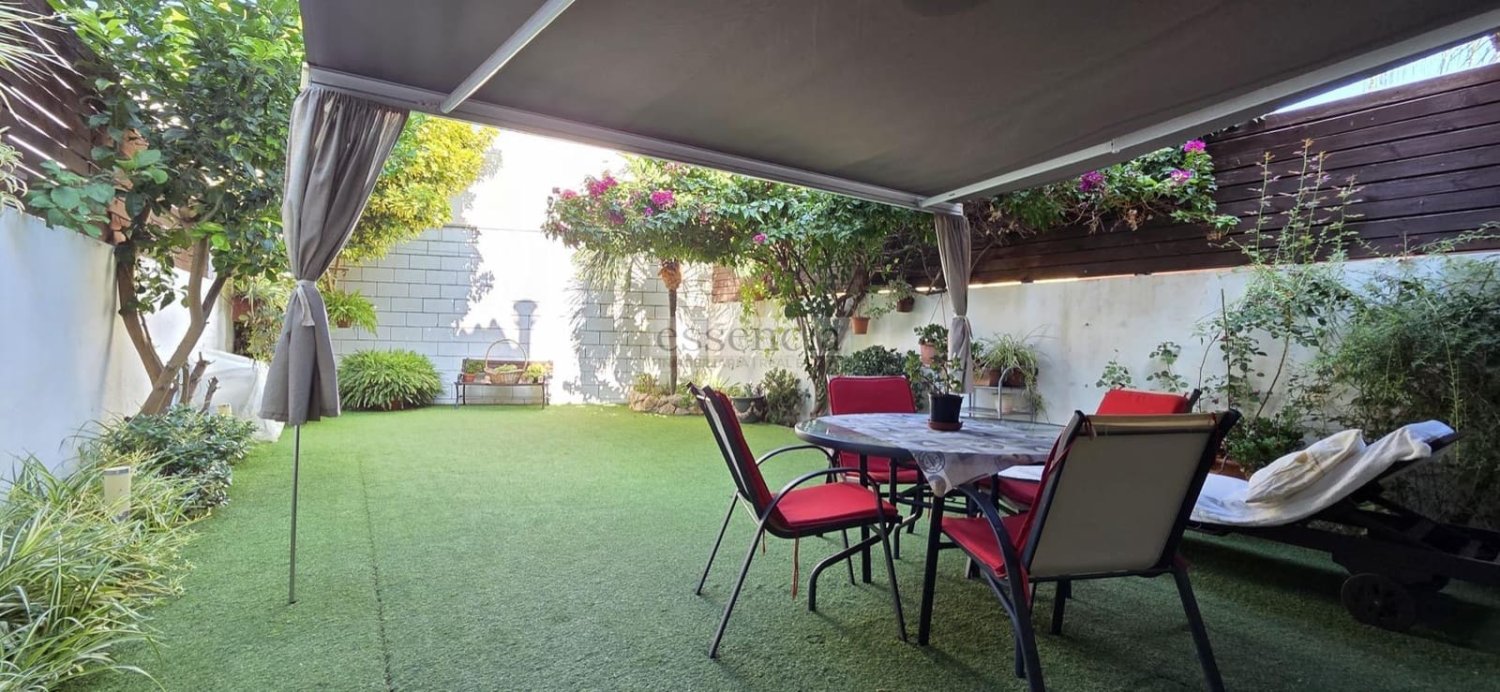 6 bedrooms Townhouse in Beniarjo, Spain No. 185996