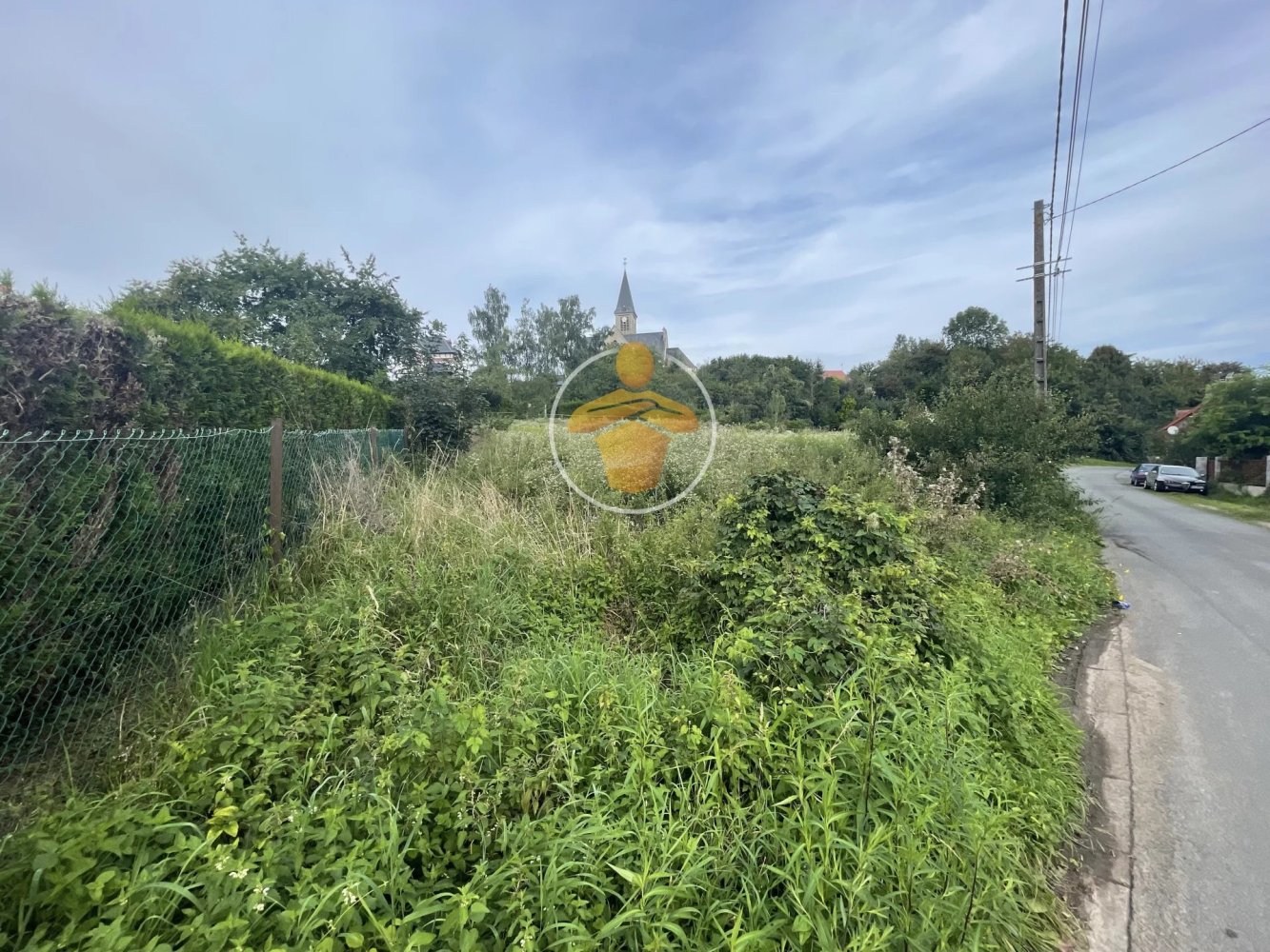  Land in Travecy, France No. 88921