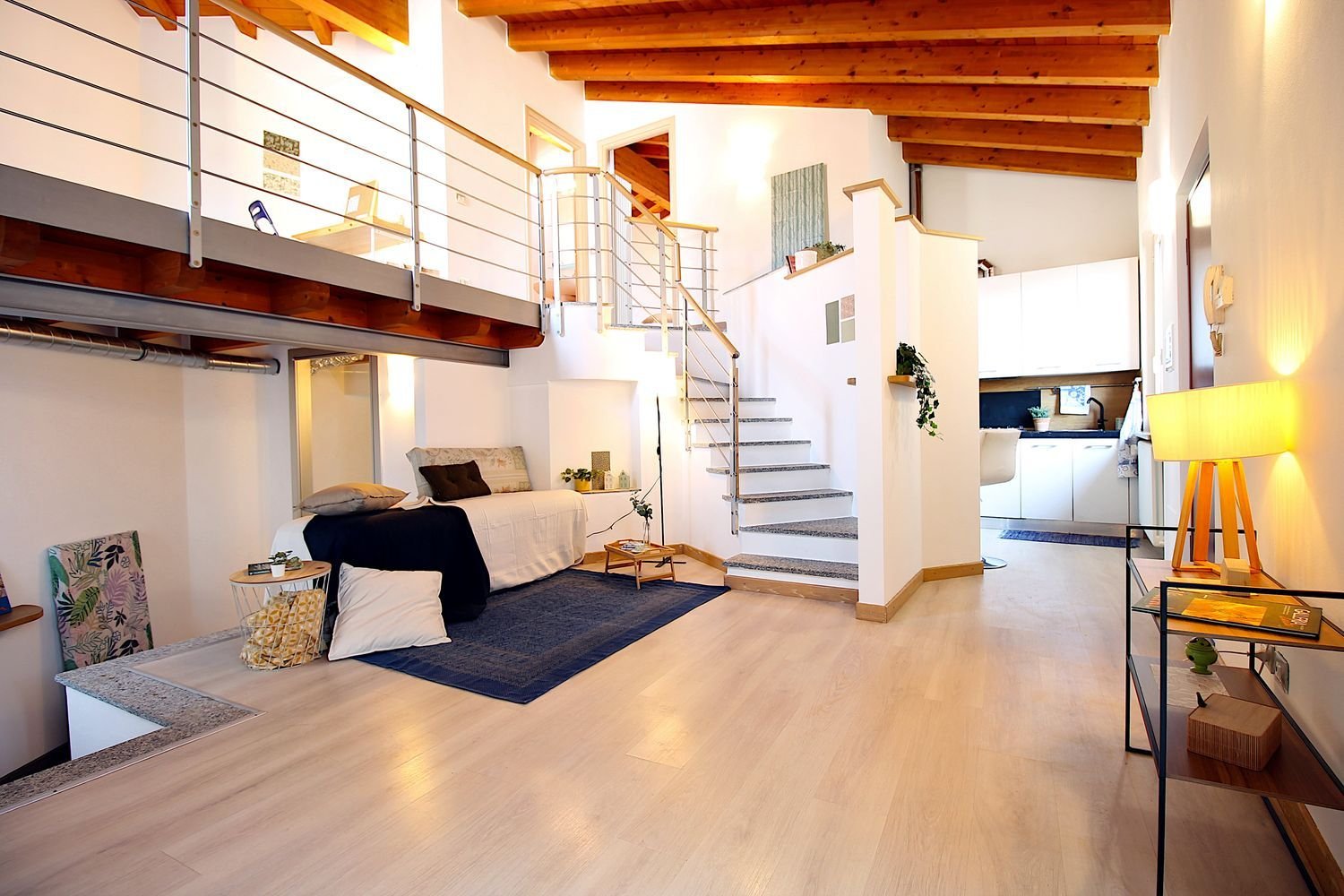 Дуплекс с 3 комнатами в Монтано Лучино, Италия № 2626