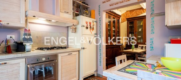 6 rooms Apartment in Florence, Italy No. 126835 9