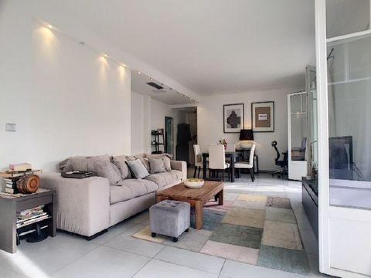 2 bedrooms Condo in Cannes, France No. 9447