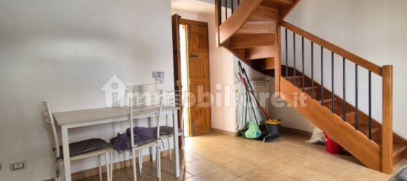 2 bedrooms House in Rocca di Cambio, Italy No. 61208 12