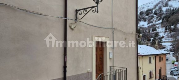 2 bedrooms House in Rocca di Cambio, Italy No. 61208 20