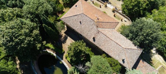 8 bedrooms Villa in Siena, Italy No. 137888 7