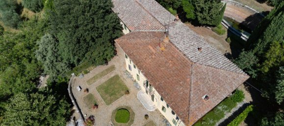 8 bedrooms Villa in Siena, Italy No. 137888 5