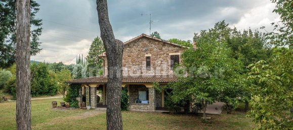 5 bedrooms Villa in Marsciano, Italy No. 353614 25