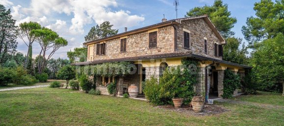 5 bedrooms Villa in Marsciano, Italy No. 353614 21