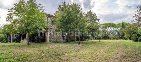 5 bedrooms Villa in Marsciano, Italy No. 353614 42