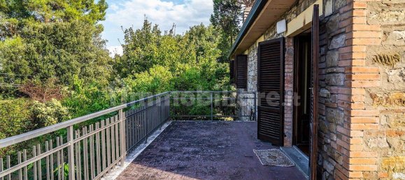 5 bedrooms Villa in Marsciano, Italy No. 353614 18