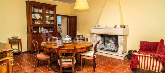 5 bedrooms Villa in Marsciano, Italy No. 353614 3