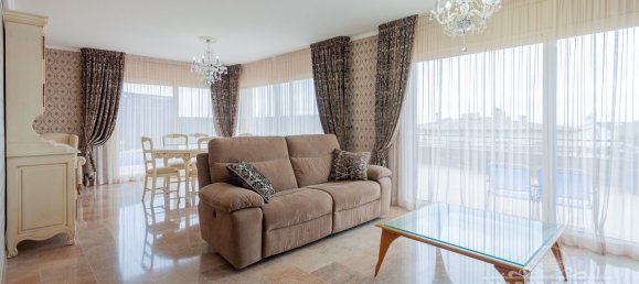 3 bedrooms Villa in Lloret de Mar, Spain No. 10761 10