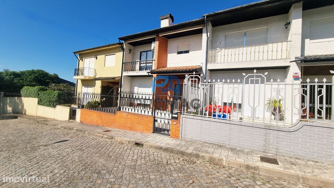 3 chambres Maison à Baguim do Monte, Portugal No. 219785