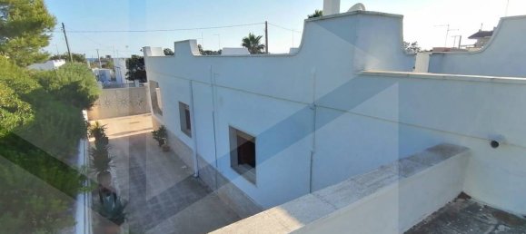 Villa de 5 habitaciónes en Manduria, Italy No. 28008 35